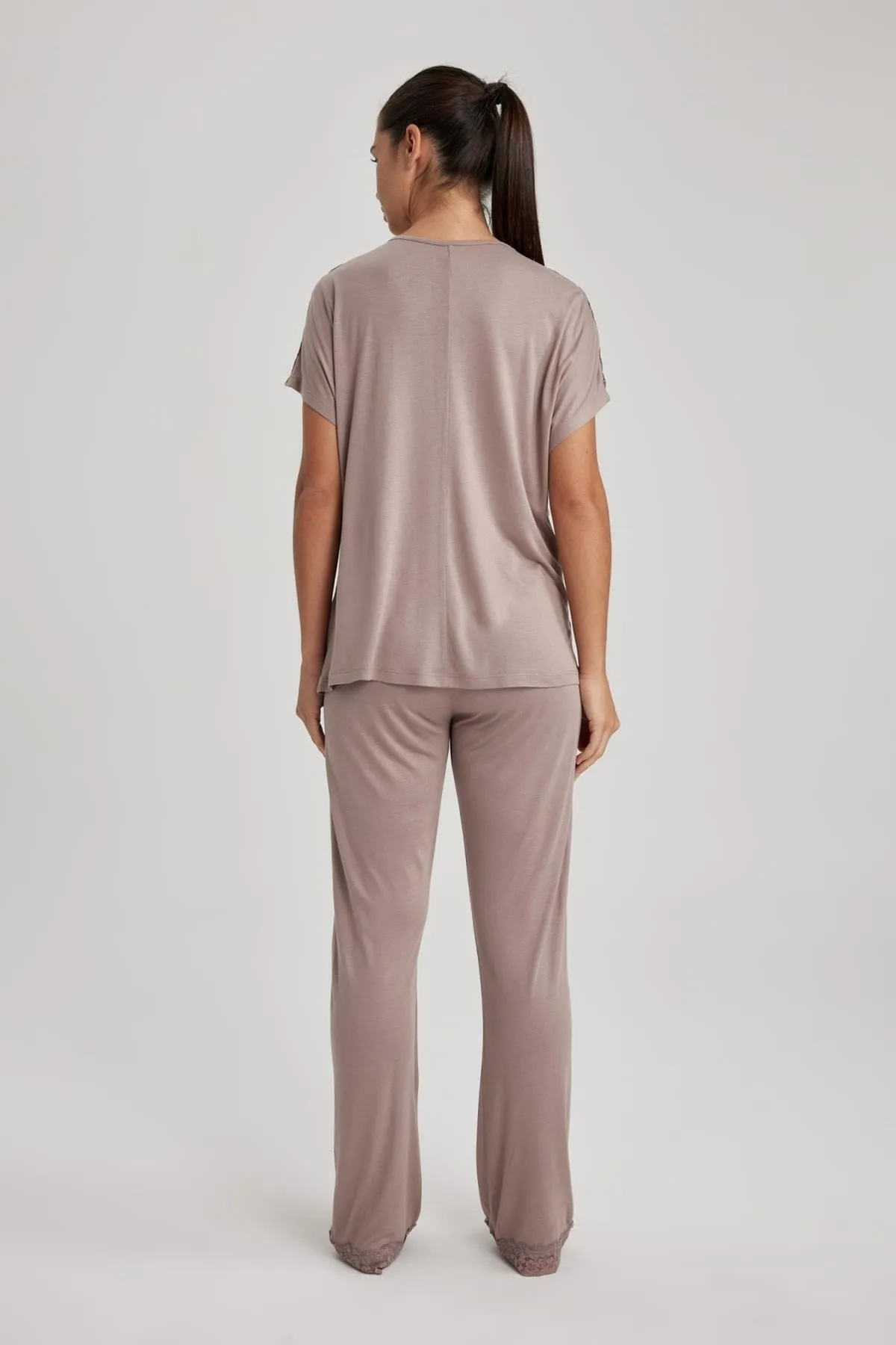 DeFacto  „Fall In Love“-Pyjama-Set mit normaler Passform und kurzen Ärmeln