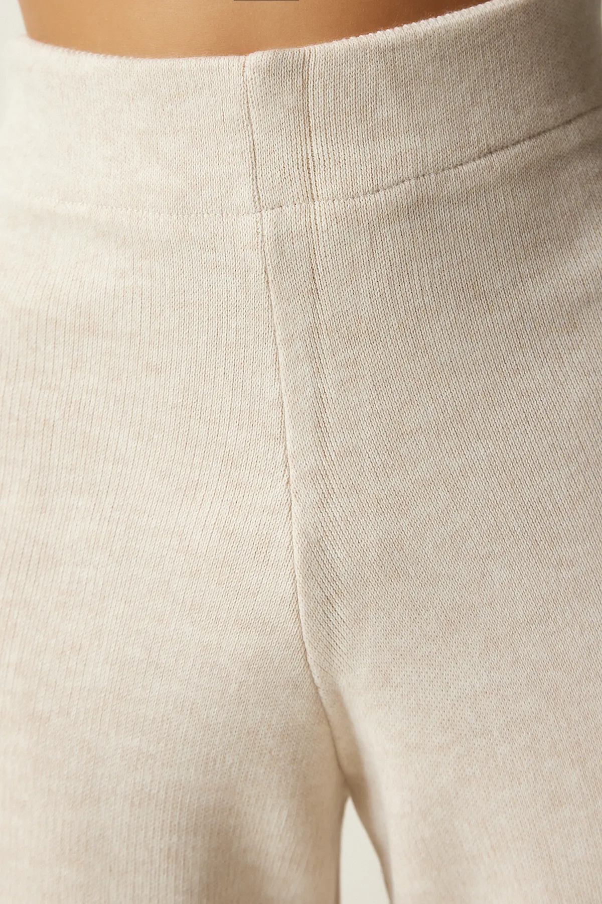 Happiness İstanbul  Cremefarbene Damenhose aus dickem Strick mit weitem Bein YG00102