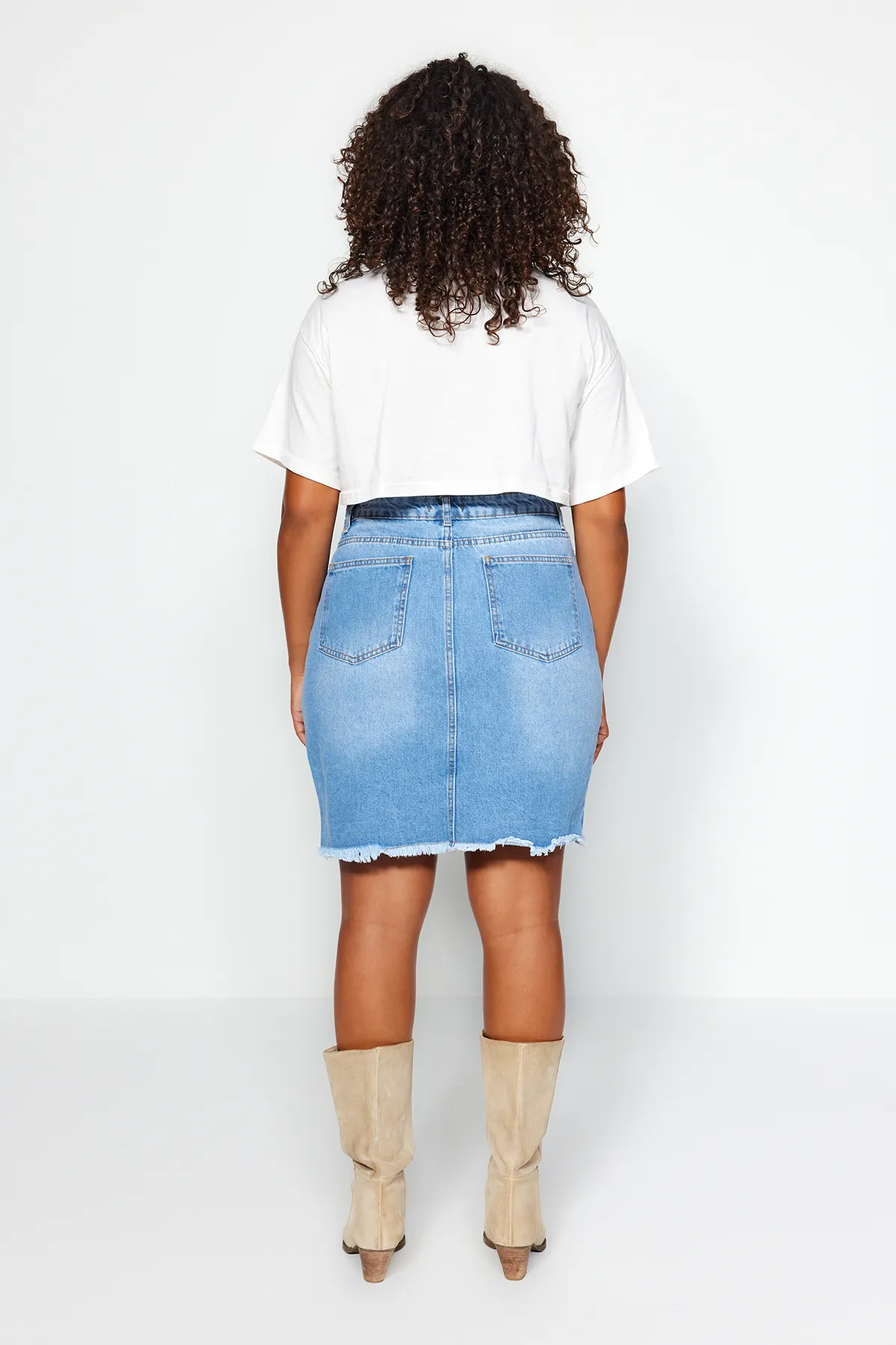 Trendyol Curve  Hellblauer Bleistift-Jeansrock mit hoher Taille TBSSS23AZ00006