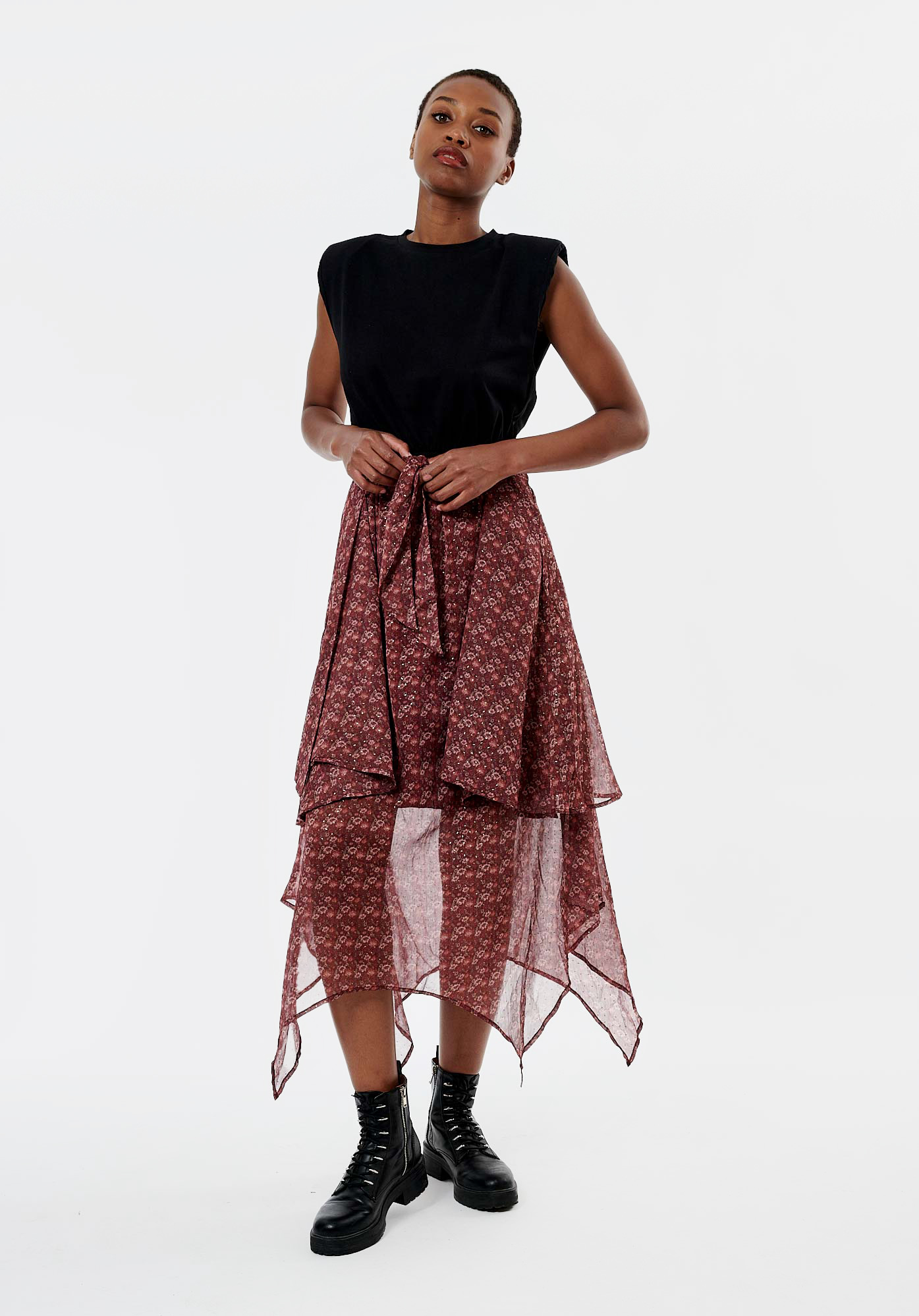 BUNNI  Robe noire et fleurie femme