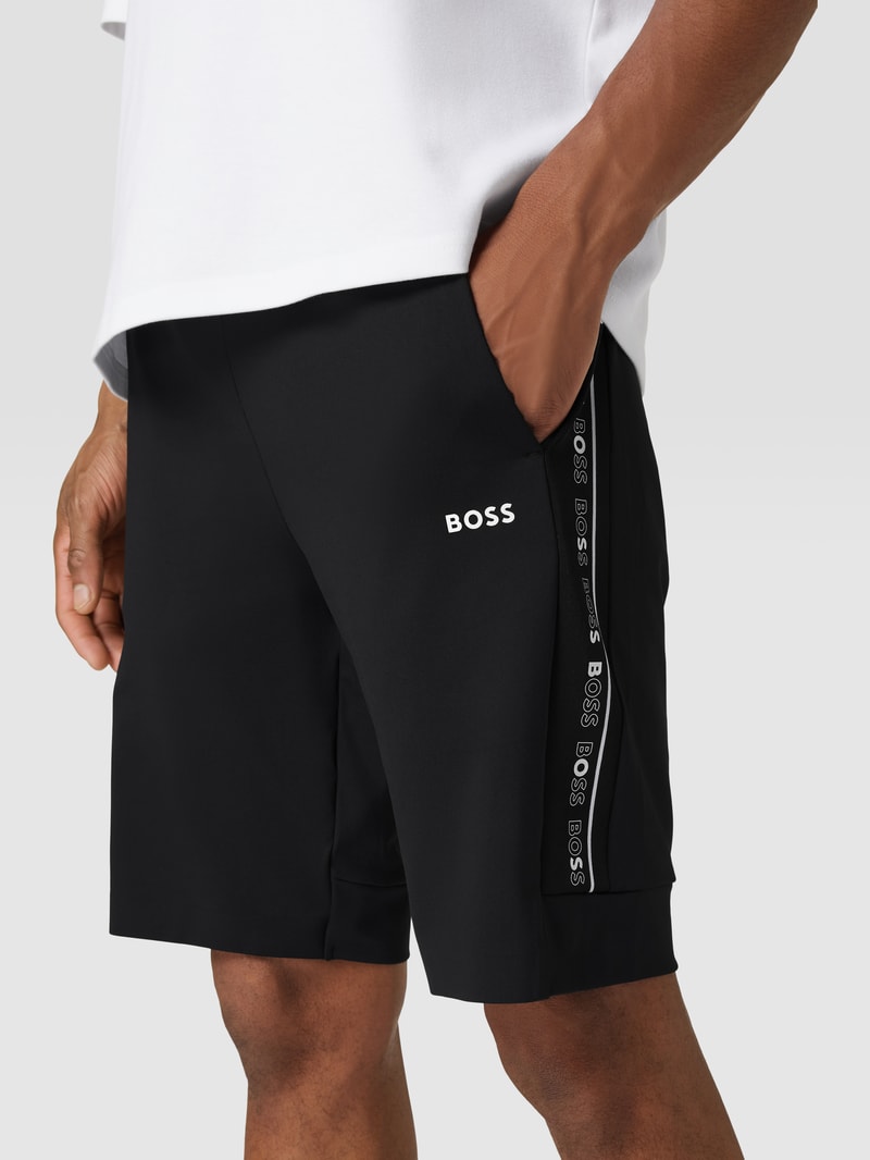 Shorts mit Galonstreifen Modell 'Headlo Gym' in schwarz