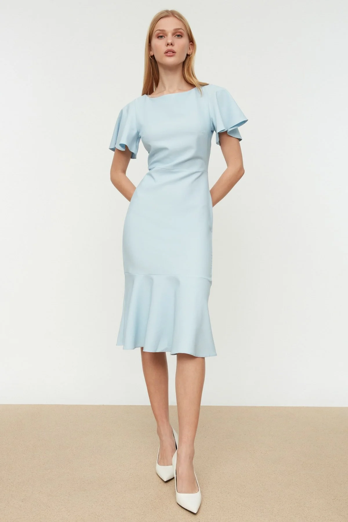 Trendyol Collection  Blaues Volant-Midi-Webkleid TWOSS20EL1342