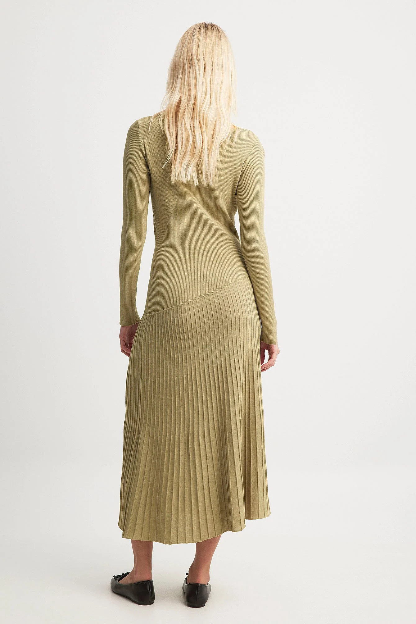 Fein gestricktes Midikleid