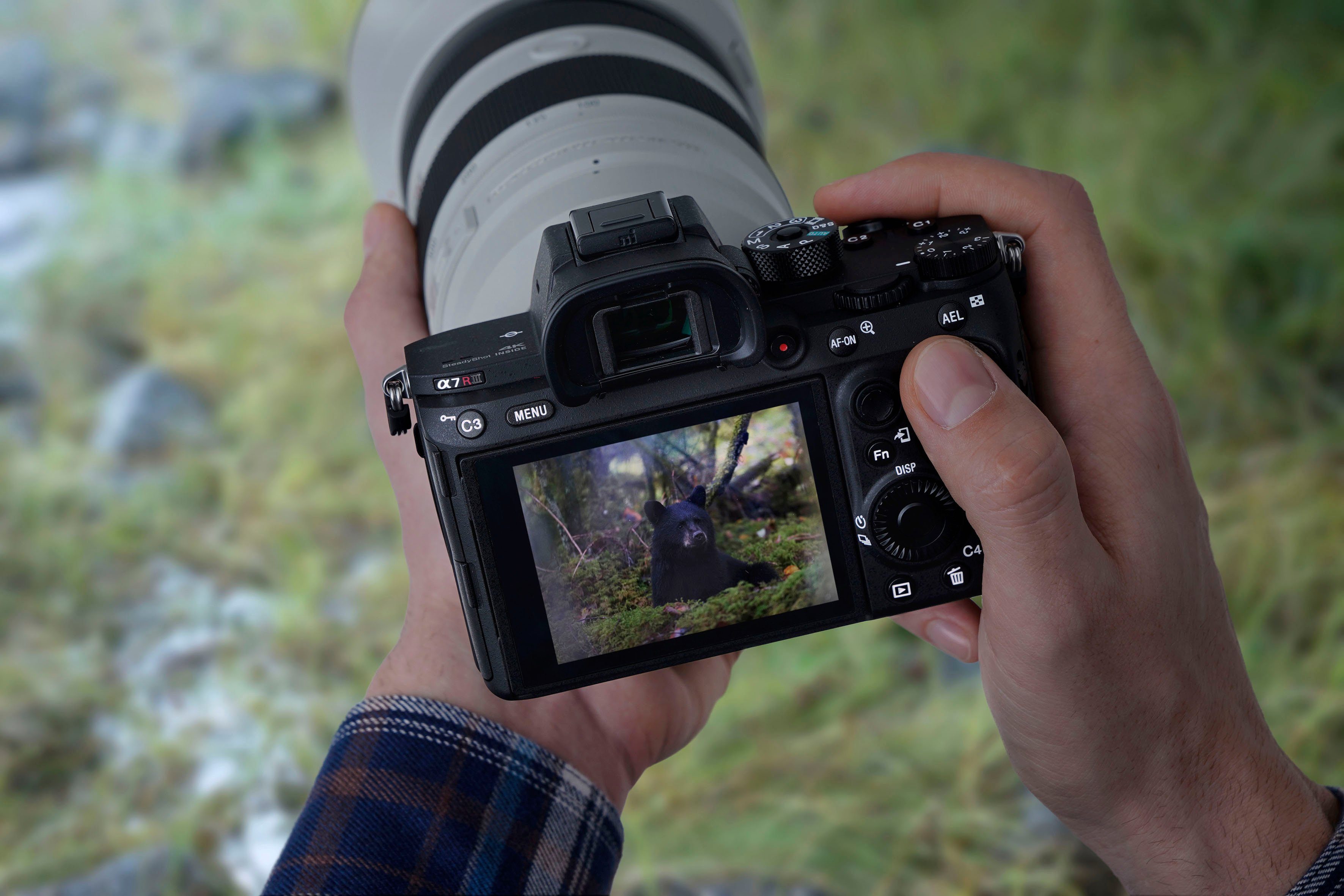 Sony Alpha 7R IIIA (35-mm-Vollformatbildsensor) Systemkamera (42,4 MP, Bluetooth, NFC, WLAN)
