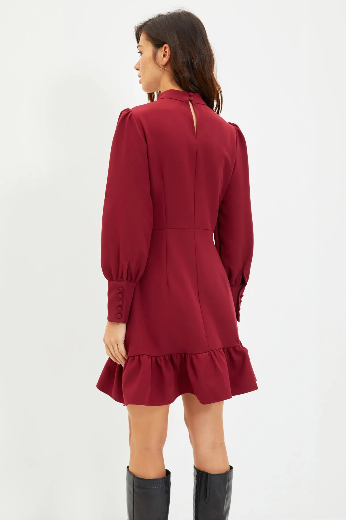 Trendyol Collection  Burgunderfarbenes, gerafftes Mini-Webkleid mit hohem Kragenrock TWOAW21EL1816