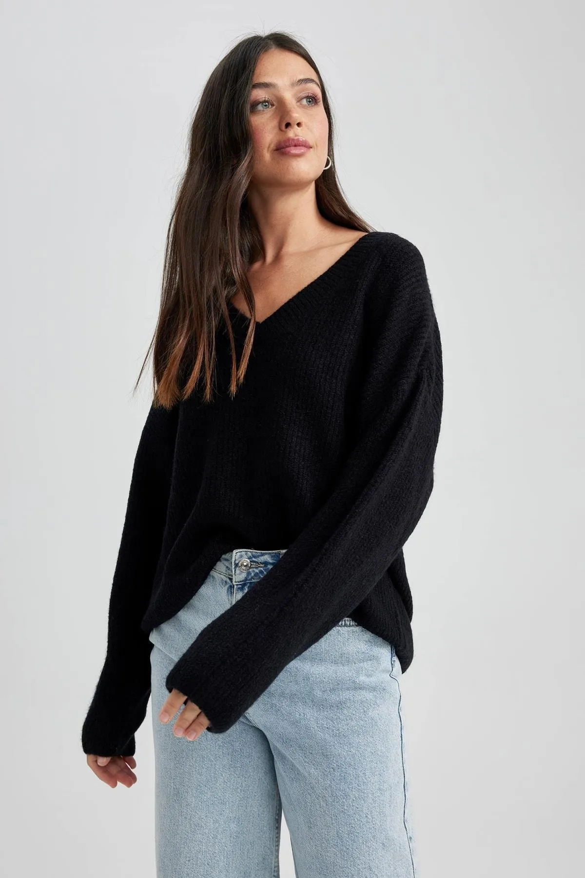 DeFacto  Pullover mit V-Ausschnitt und Oversize-Passform A3890ax23wn