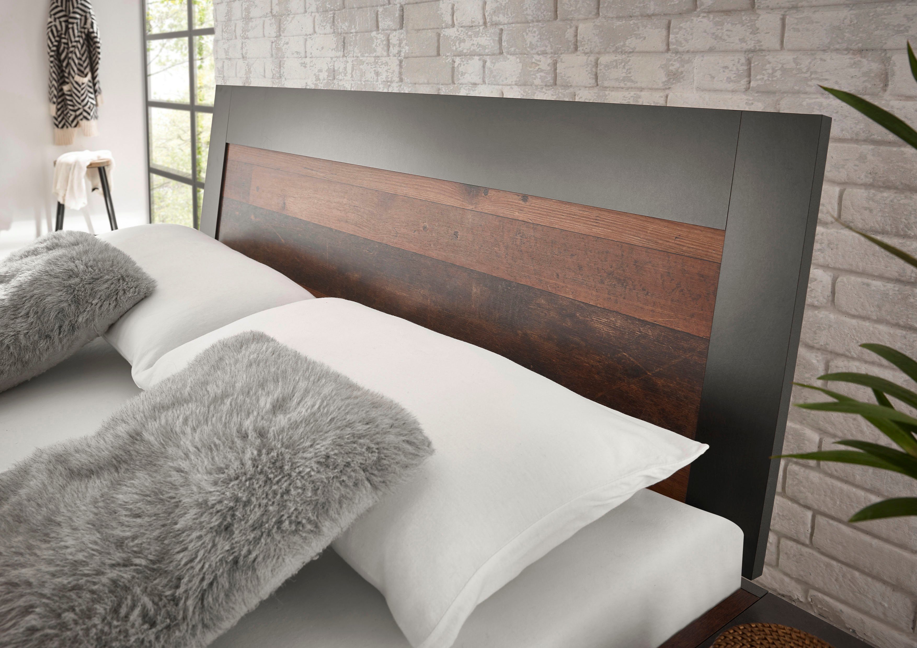 Home affaire Bettanlage BROOKLYN, (Set, 2-St., Einzelbett mit Holzkopfteil, Nachtkommode)