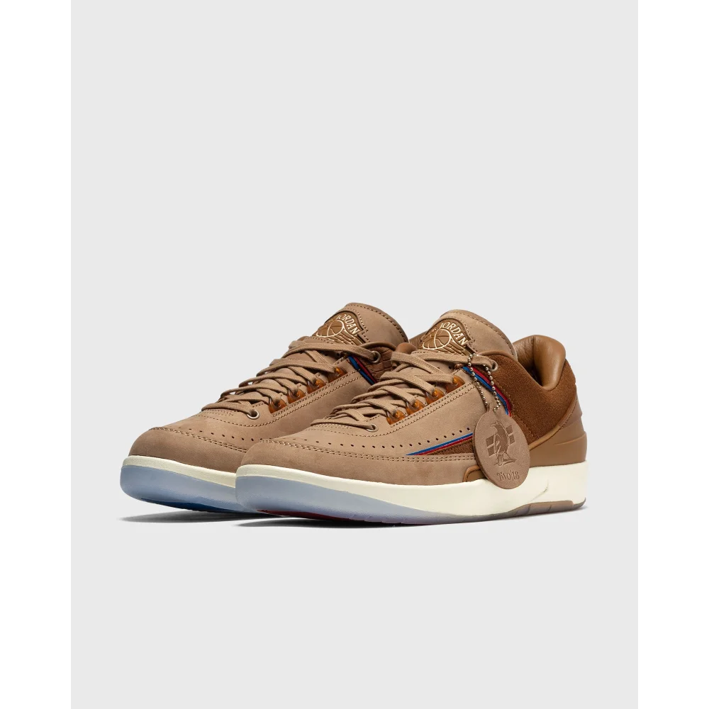 NIKE JORDAN Two 18 x Air 2 Retro Low DV7129-222 / braun