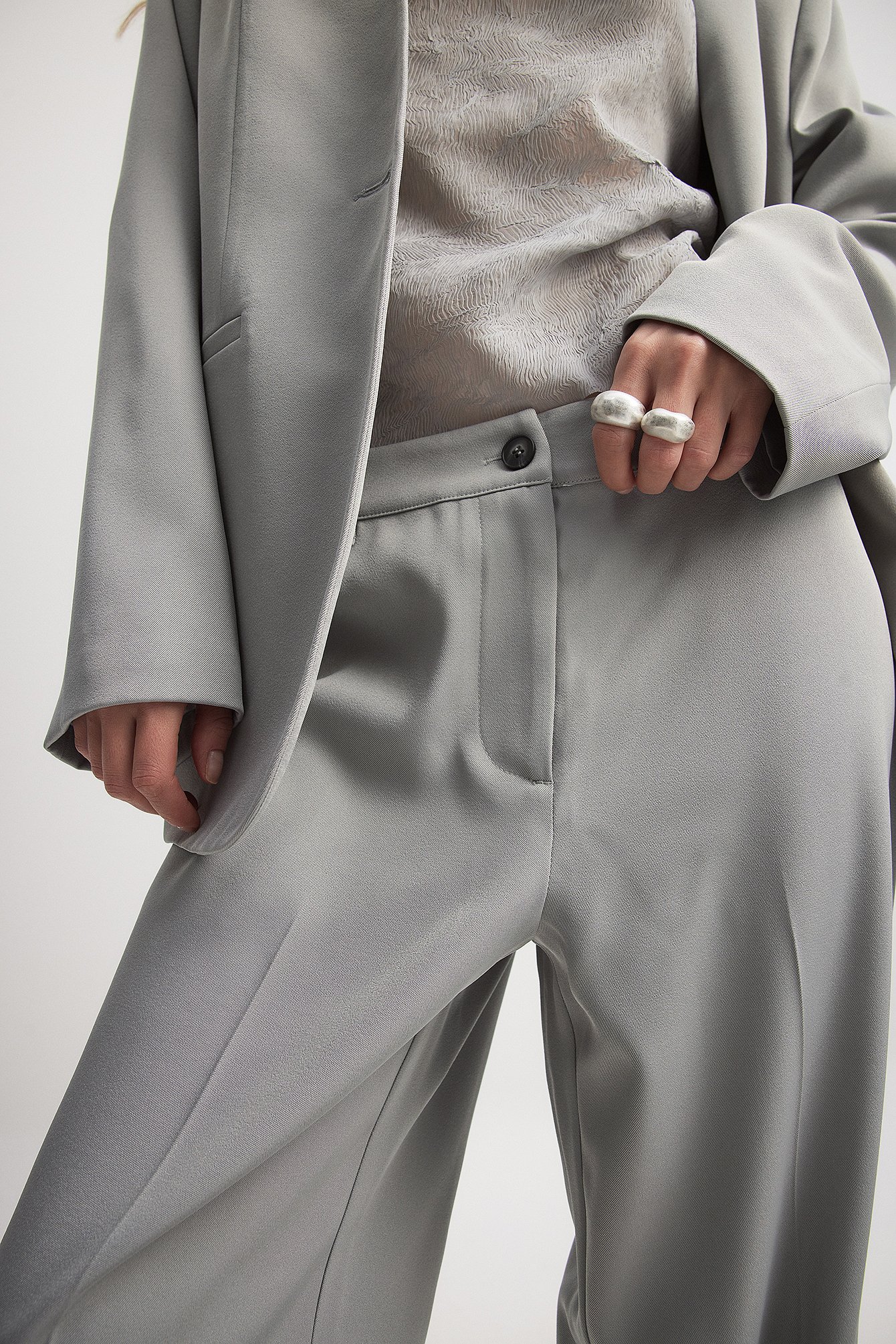 Gerade Anzughose mit niedriger Taille