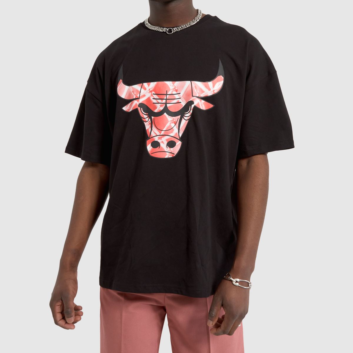 New Era – Svart t-shirt med infill-logotyp