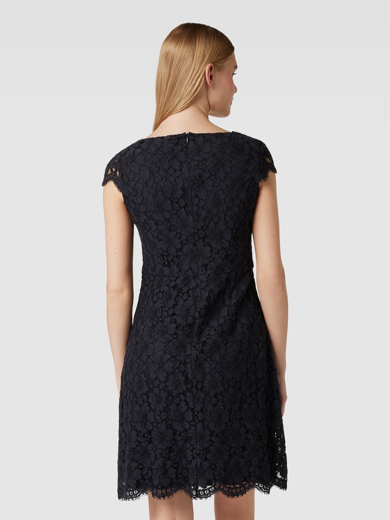 Knielanges Kleid mit floralen Stickereien in marineblau