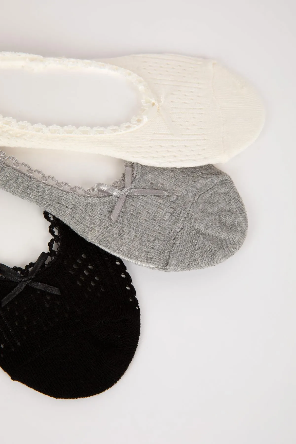 DeFacto  Ballerinasocken aus Baumwolle mit Applikation für Damen, 3-teilig, Z9631azns