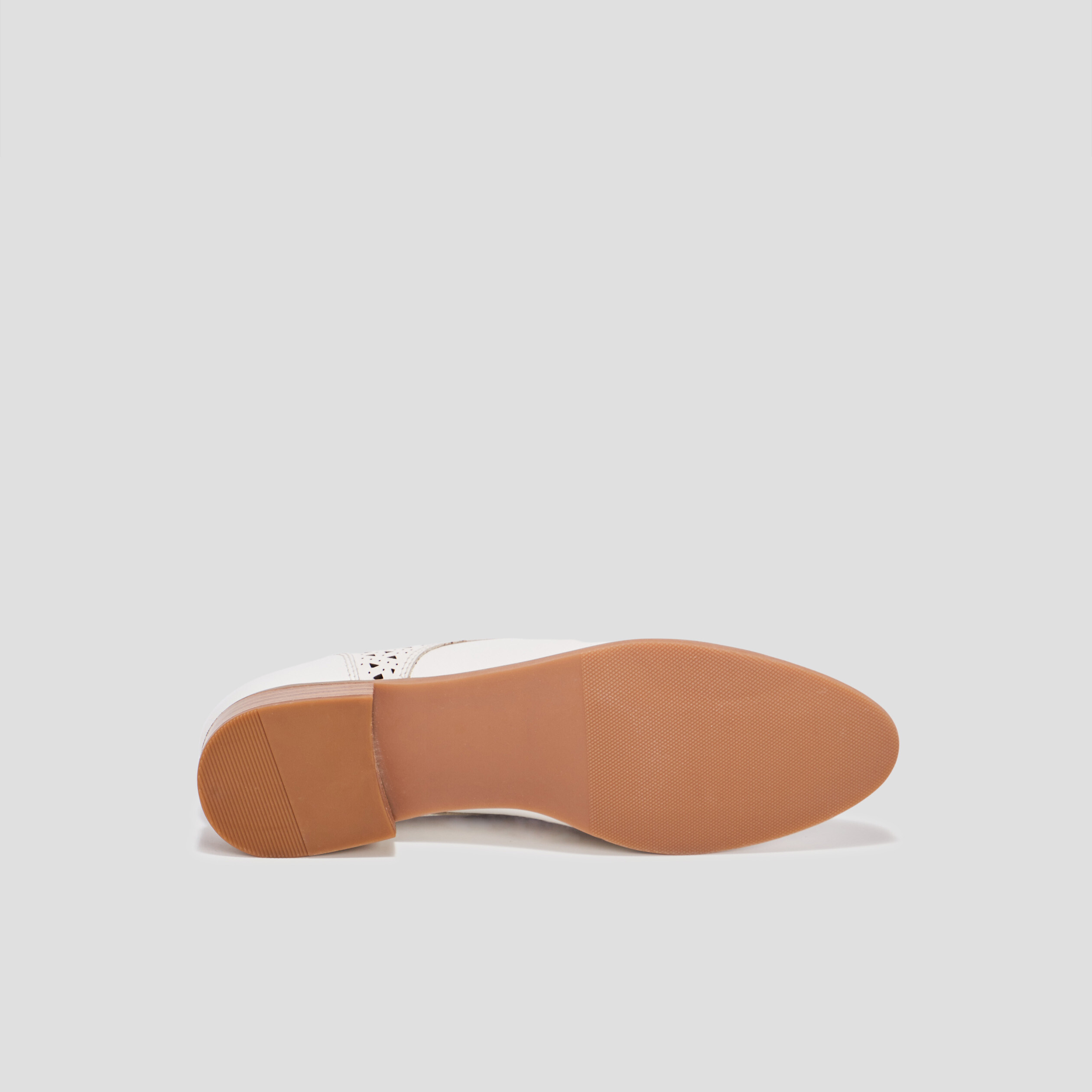 Derbies perforées en cuir blanc femme | La Halle