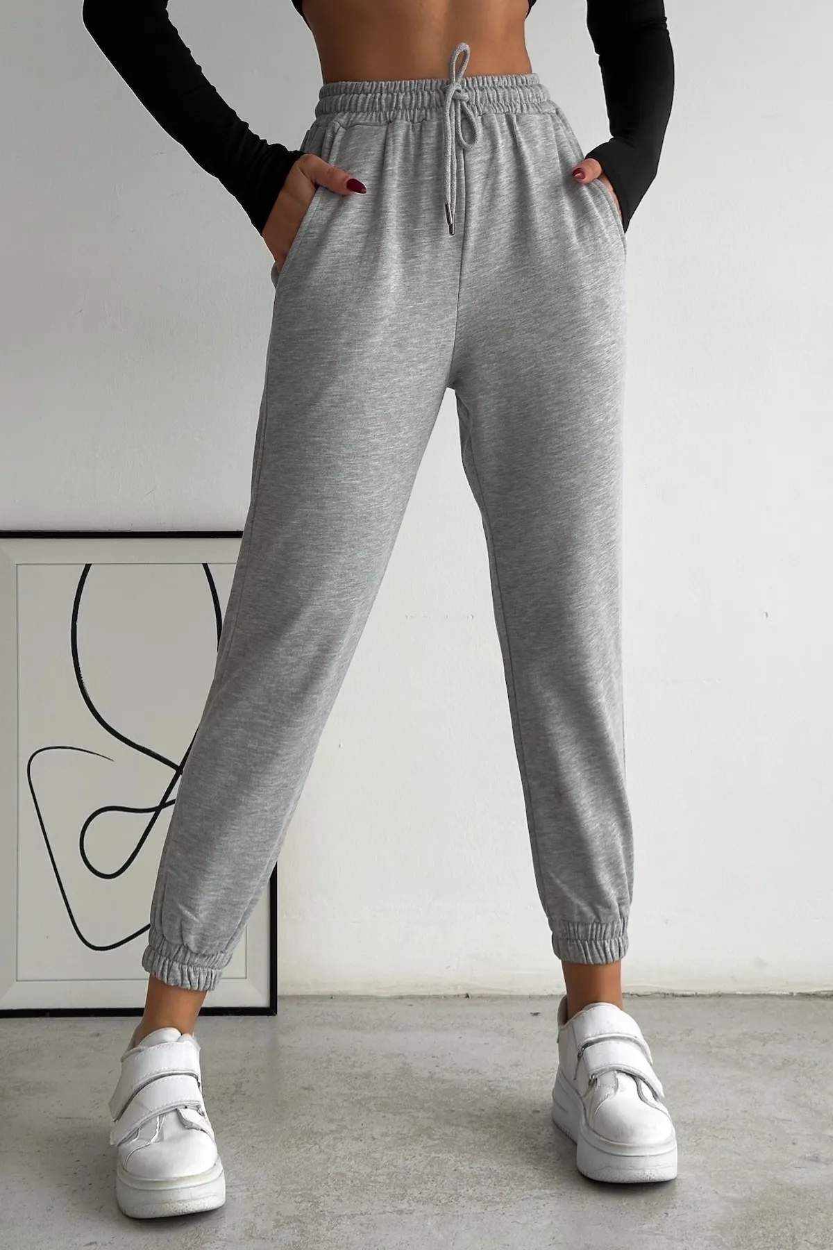FEMELLE  Taschen-Jogginghose mit elastischem Bund und Beinen
