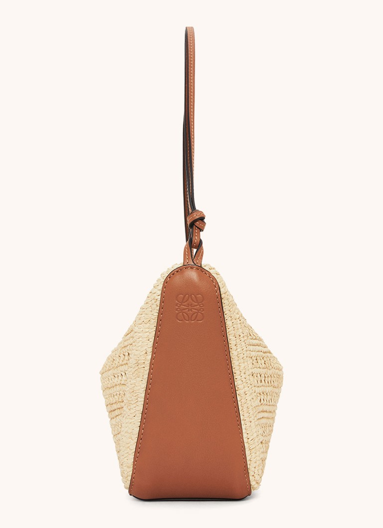 LOEWE Hammock Hobo Mini -olkalaukku vasikannahkayksityiskohdilla