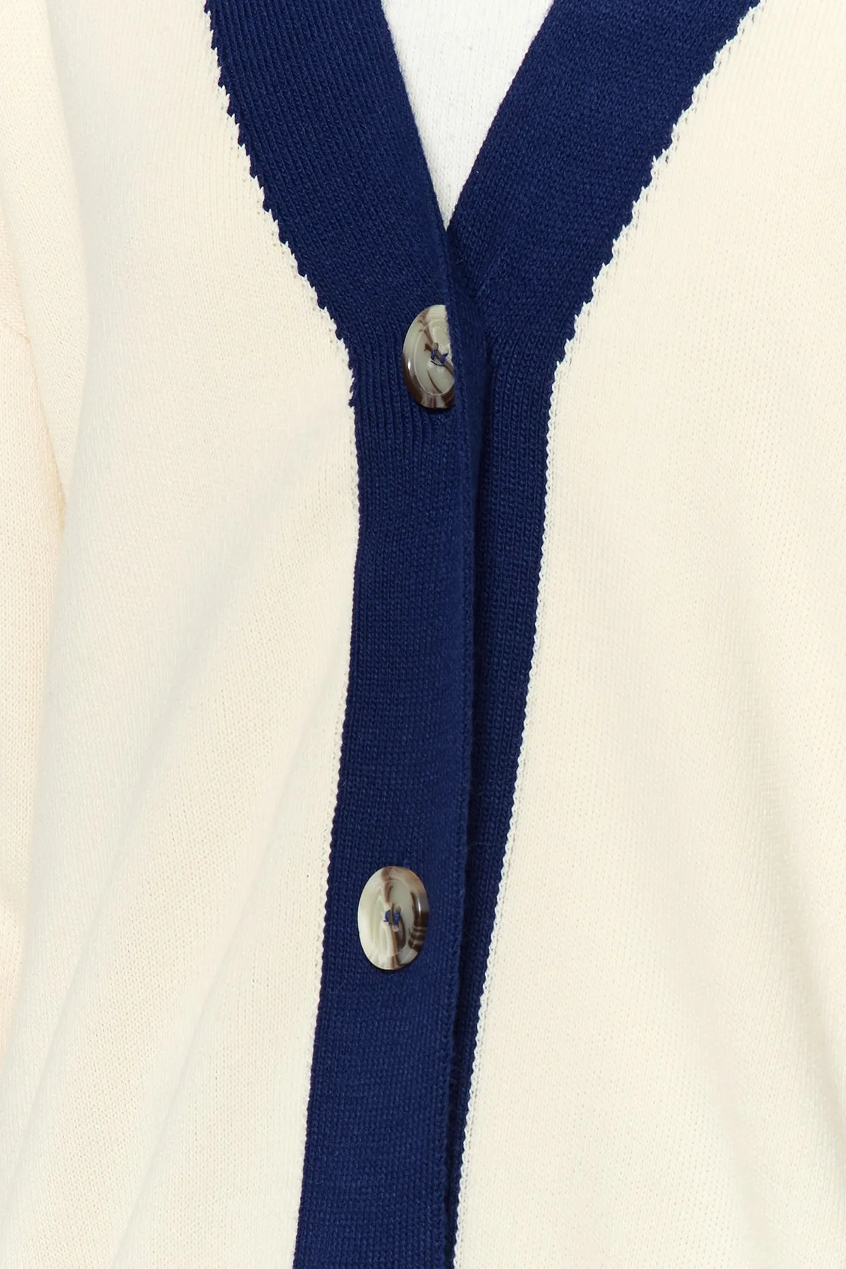 Trendyol Modest  Marineblaues Strickset mit Strickjacke und Hose mit Streifendetail TCTAW22AU0156