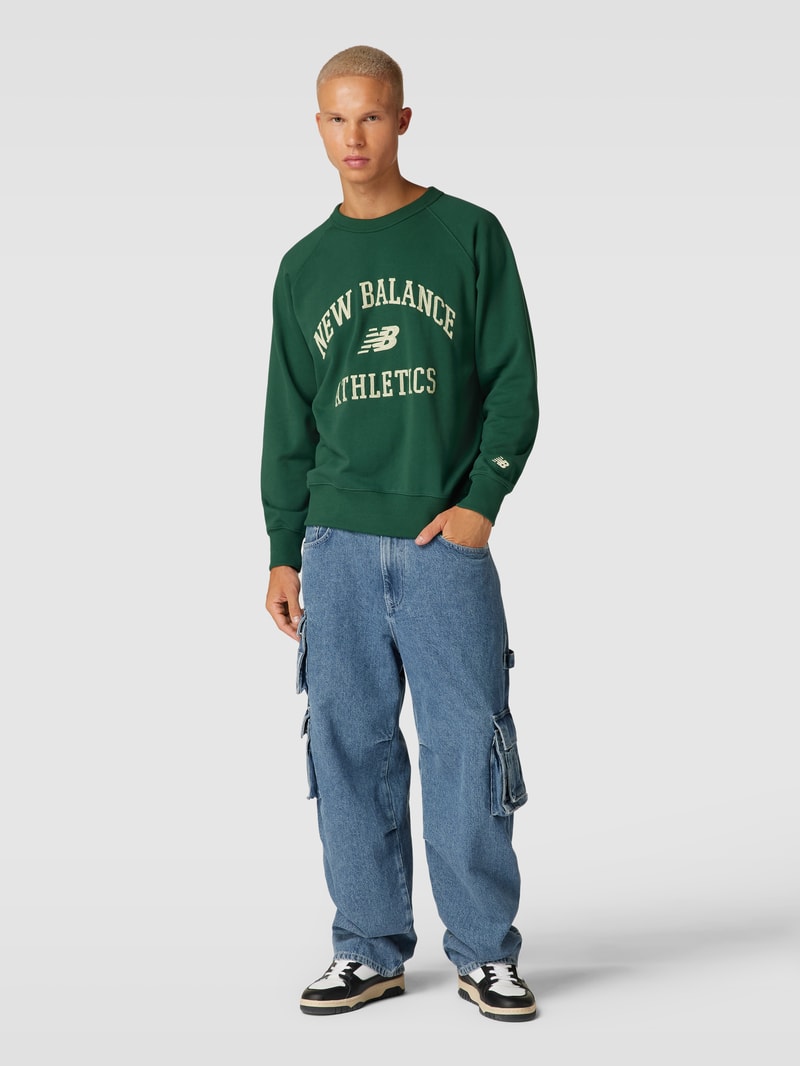 Sweatshirt mit Label-Stitching in dunkelgrün