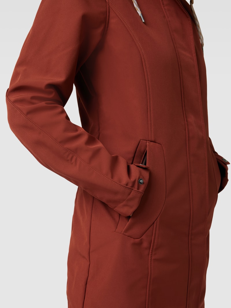 Softshelljacke mit Eingrifftaschen in rostrot