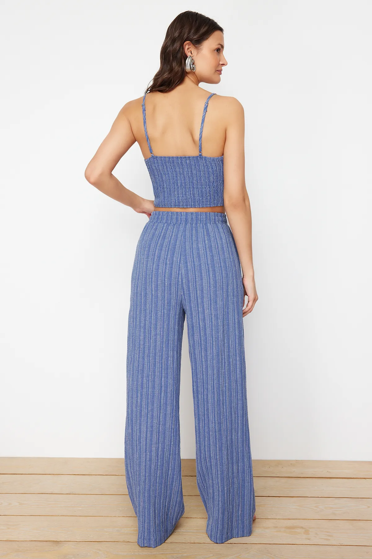 Trendyol Collection  Blaues gewebtes Blusen-Hosen-Set TBESS24AU00076