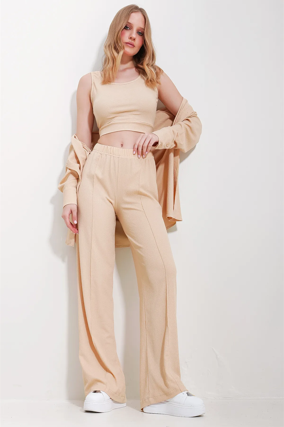 Trend Alaçatı Stili  Beiges Crop-Tanktop-Shirt und Hosen-Set für Damen ALC-X11606