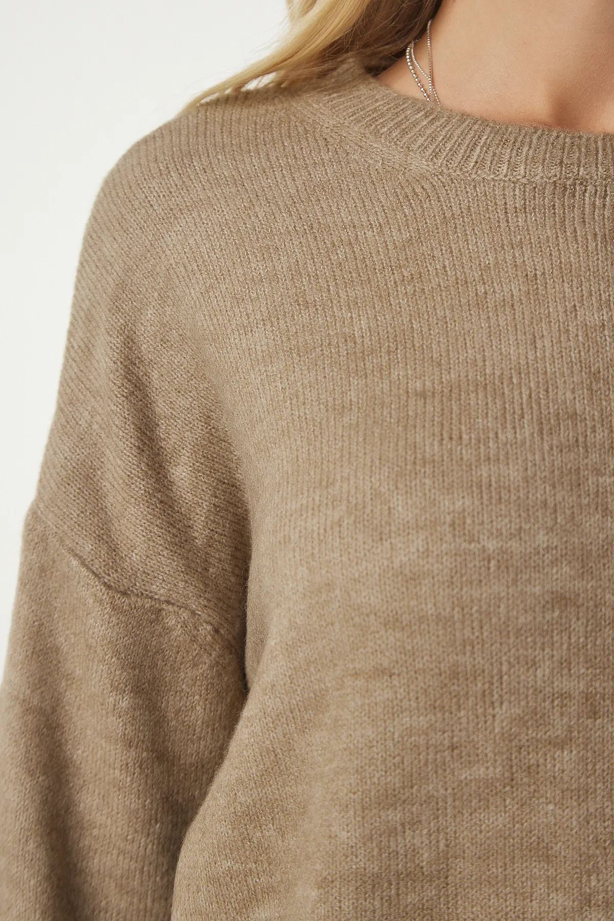 Happiness İstanbul  Beiger Oversize-Strickpullover für Damen PN00054