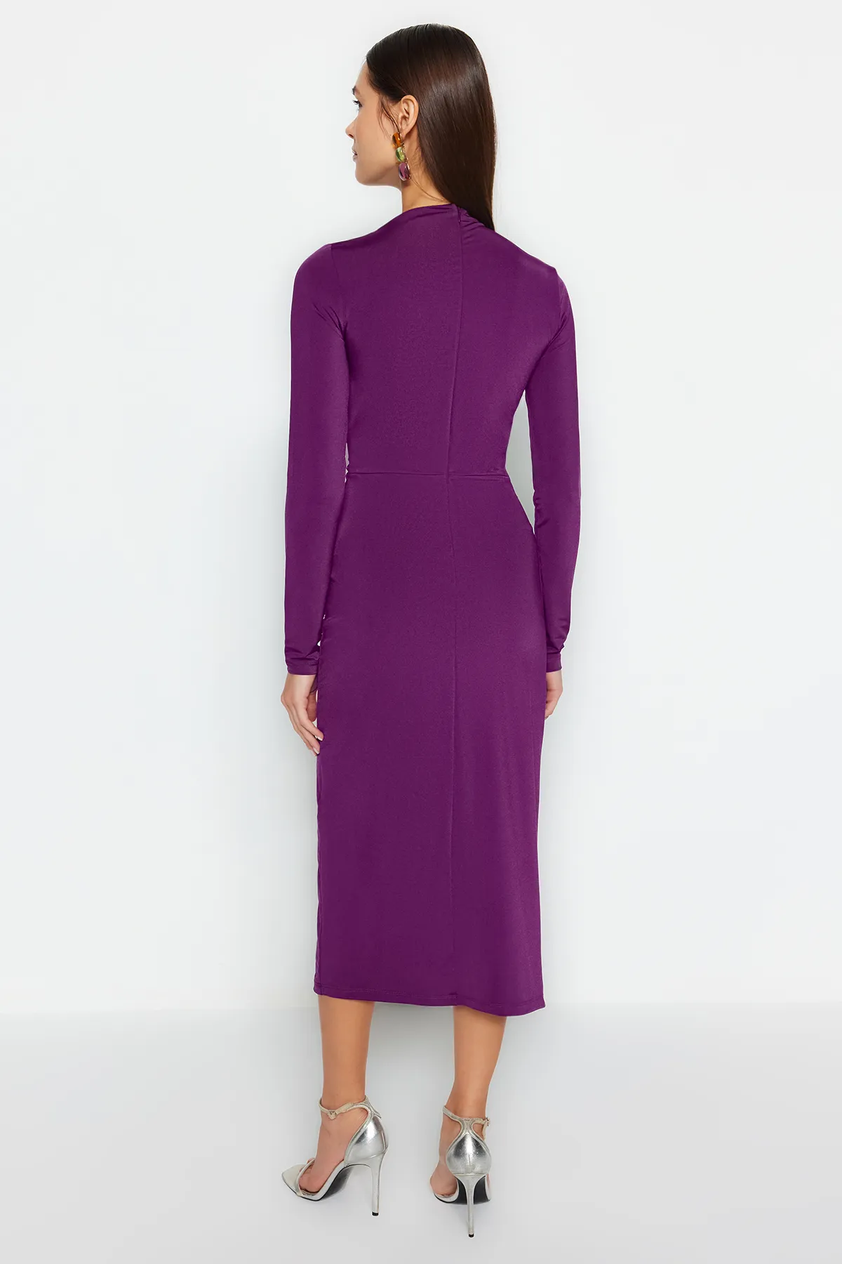 Trendyol Collection  Elegantes, pflaumenfarbenes, gestricktes Abendkleid mit Fensterausschnitt und Ausschnitten TPRAW24EL00143