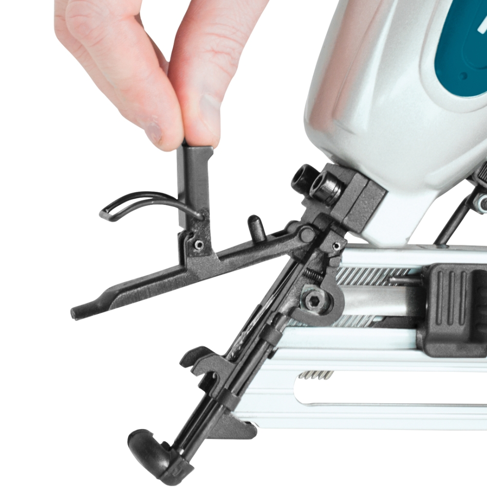 Makita AF635 8 barów Zszywacz Brad 15GA 32 - 64 mm