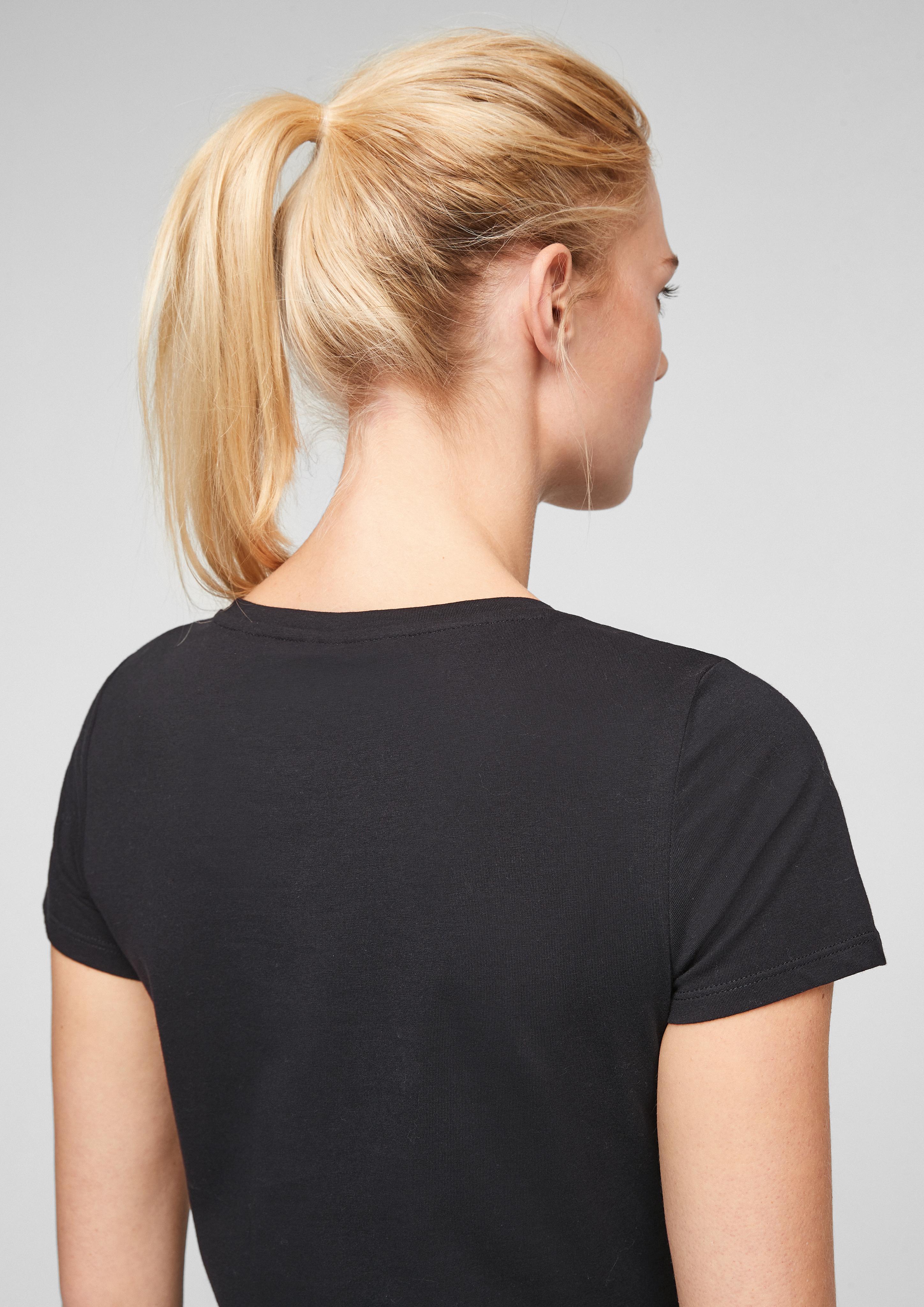 T-Shirt mit V-Ausschnitt  45.899.32.6149-9999