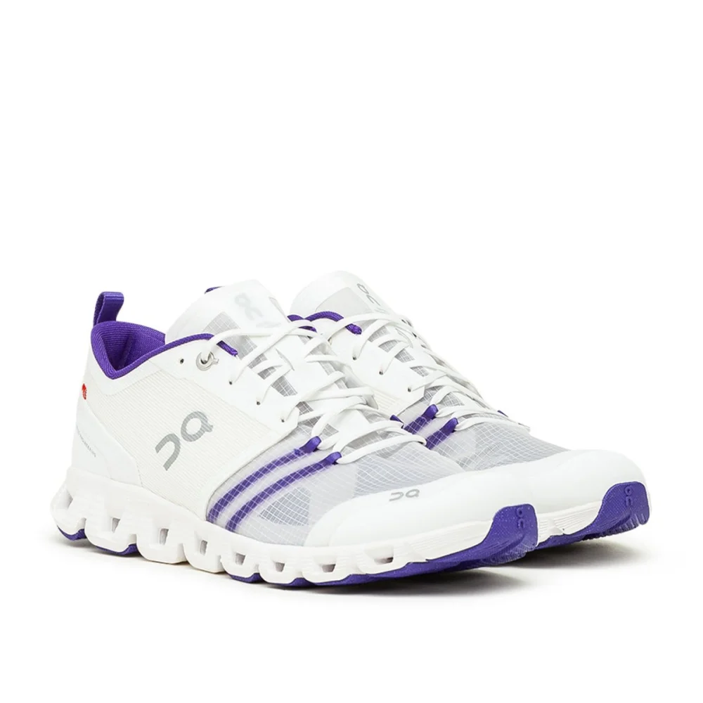 ON Cloud X Shift 38.99124 / weiss