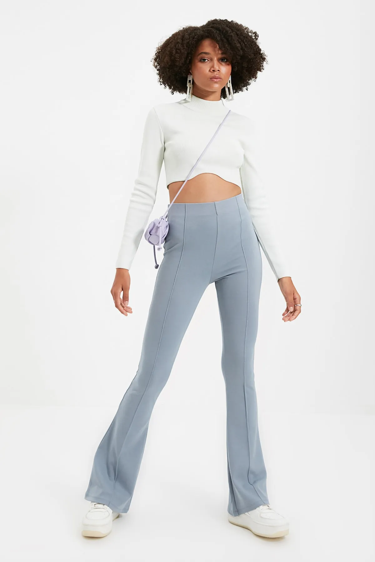 Trendyol Collection  Graue, gerippte, ausgestellte, elastische Hose mit spanischem Bein und hoher Taille, Strickhose TWOSS20PL0342