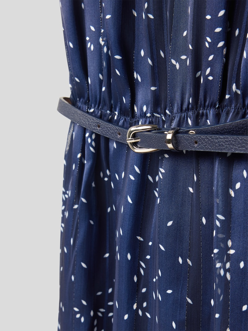 Kleid mit Plisseefalten in marineblau