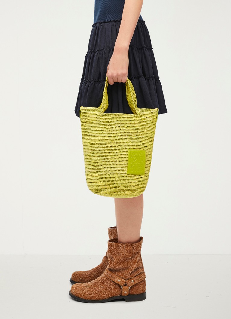 LOEWE Mini Slit -olkalaukku raffiasta, jossa vasikannahkaisia yksityiskohtia