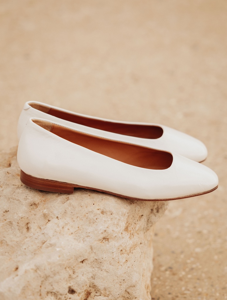 Poppy - Glossy White