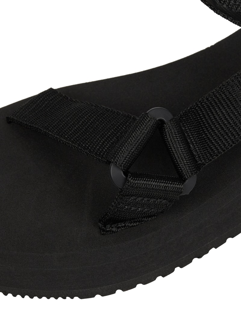 Sandalen aus Textil in schwarz