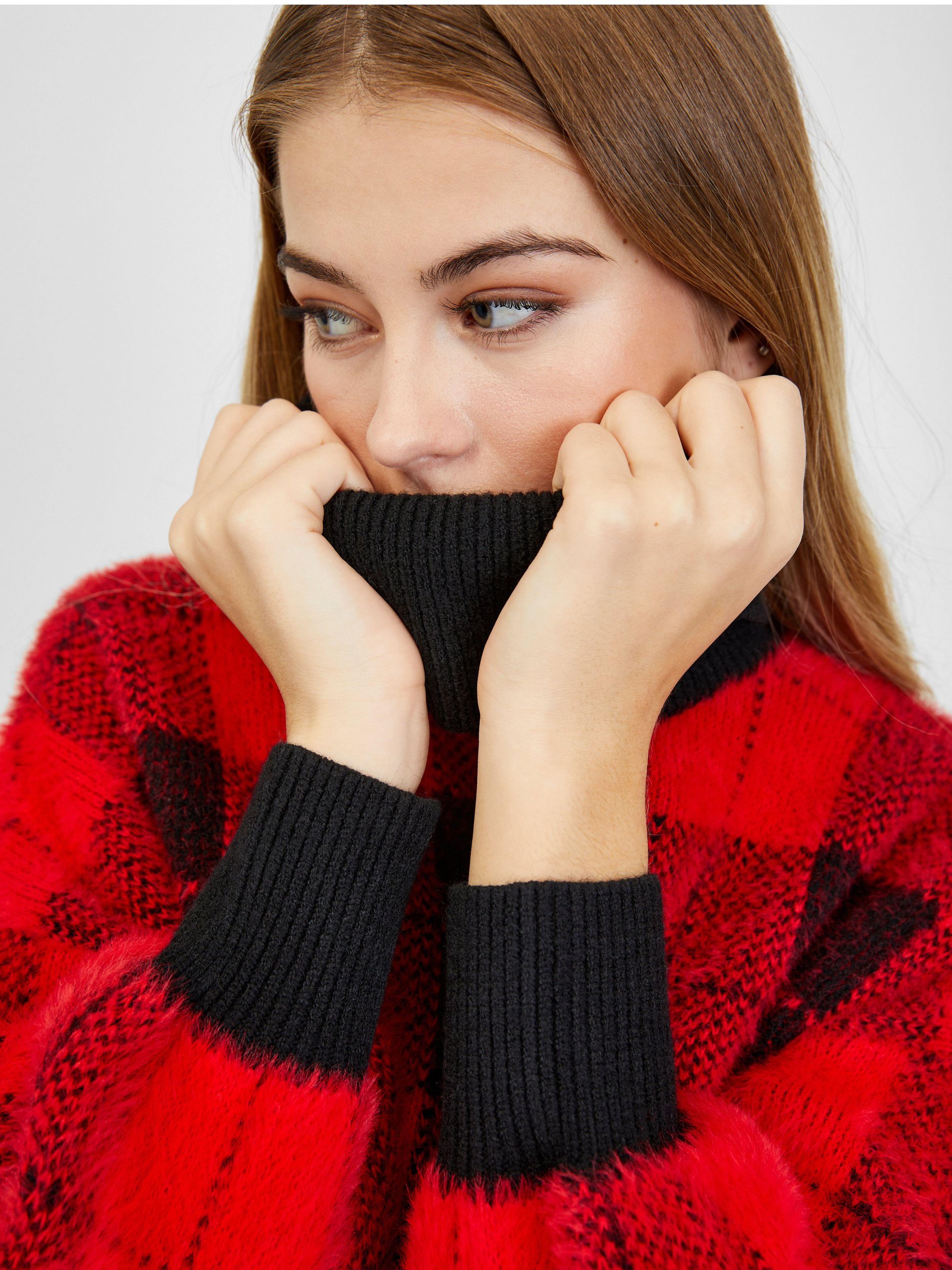 Schwarz-rot karierter Damenpullover ORSAY