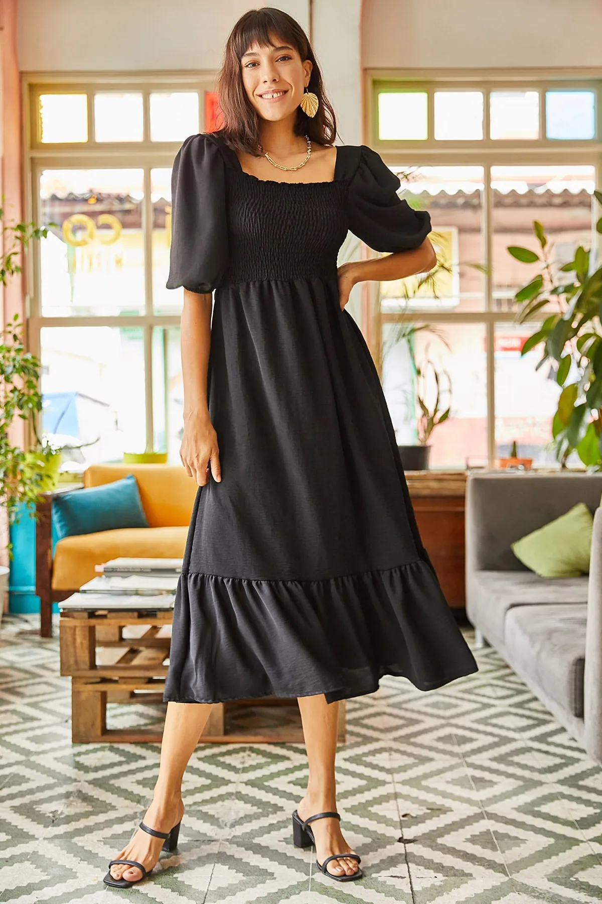 Olalook  Schwarzes Bodrum-Kleid mit quadratischem Gimped-Kragen für Damen ELB-19001557