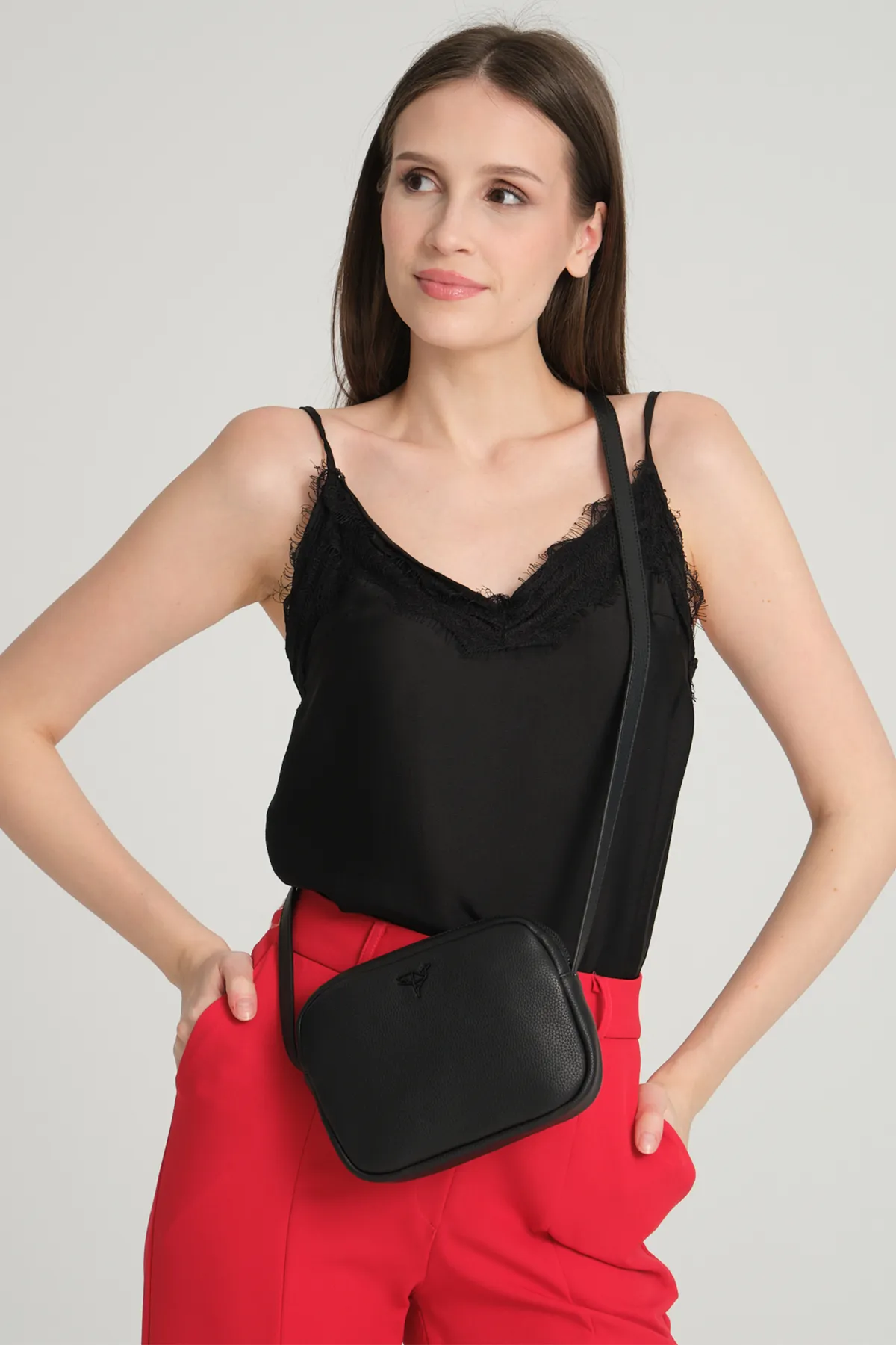 Garbalia  Liberty Black Damen-Minitasche mit Reißverschluss, verstellbarem Schultergurt mit Kreuzgriff