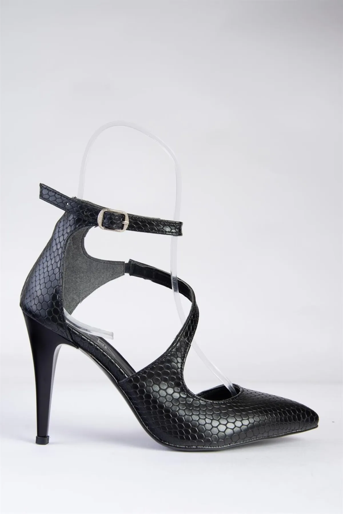 Fox Shoes  Schwarze Damenschuhe mit Schlangenmuster und Absatz