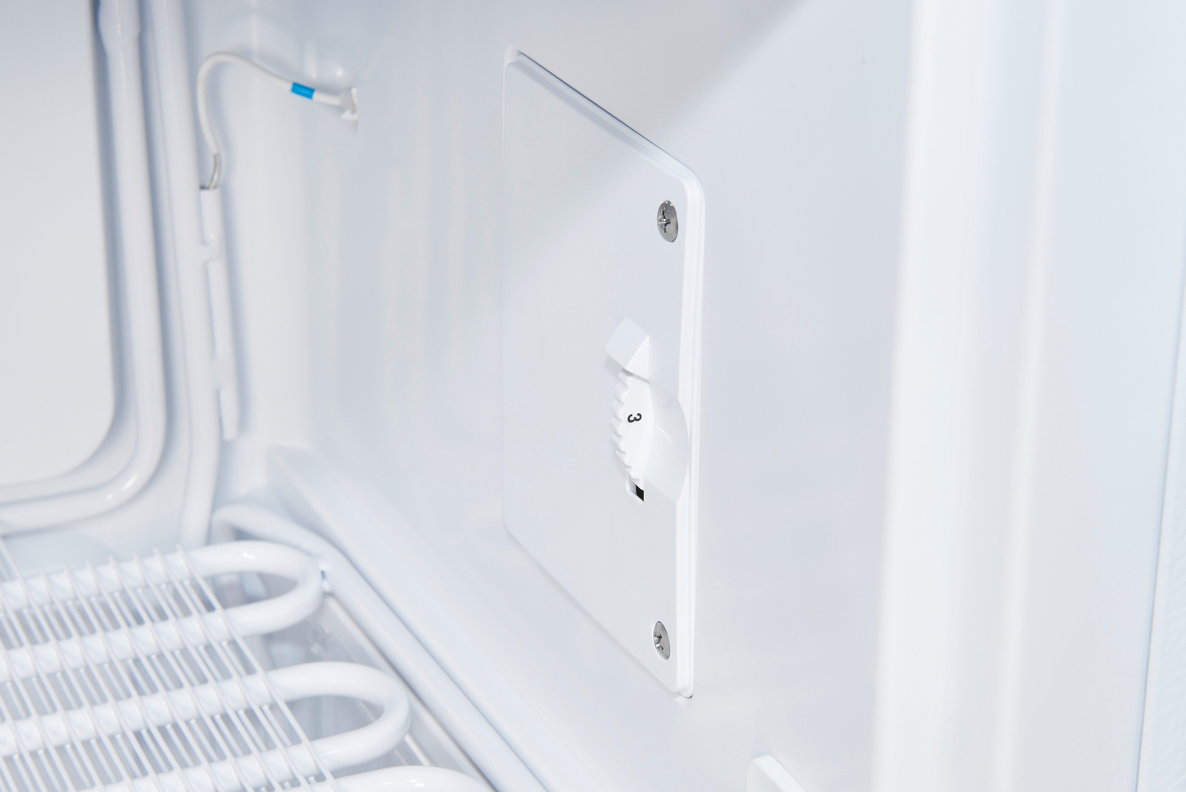 exquisit Gefrierschrank GS111-010F, 85 cm hoch, 48 cm breit, kompakt mit praktischer Gefrierklappe