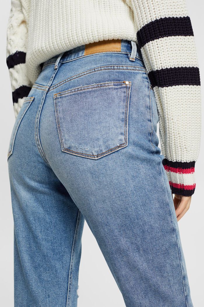 Destroyed-Jeans im Mom-Fit