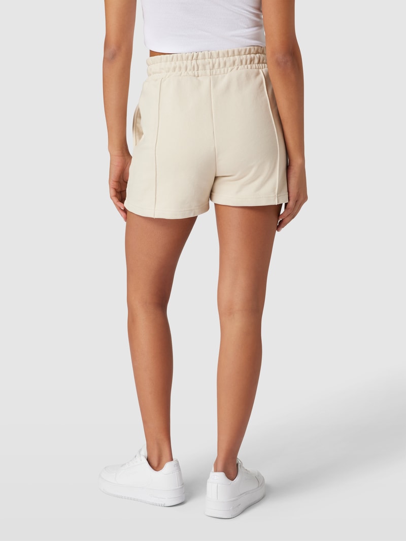 Sweatshorts mit Label-Patch Modell 'RETRO' in ecru
