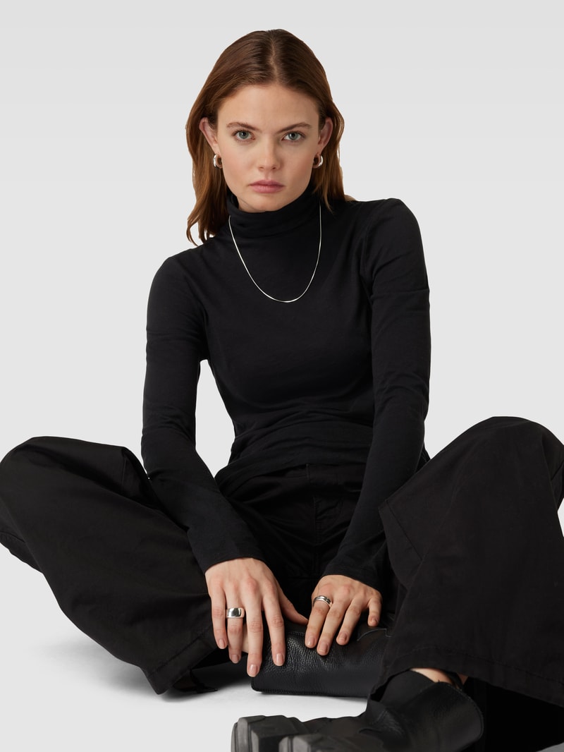Longsleeve mit Rollkragen in schwarz