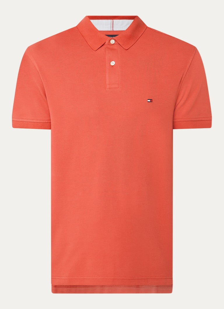 Polo Tommy Hilfiger Core de corte regular, confeccionada em piqué de algodão com bordado do logotipo.