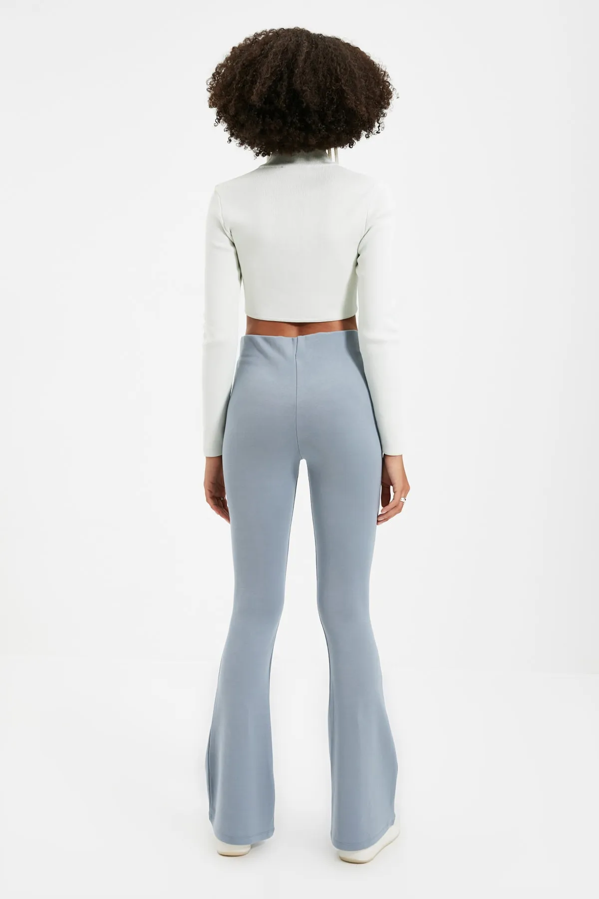 Trendyol Collection  Graue, gerippte, ausgestellte, elastische Hose mit spanischem Bein und hoher Taille, Strickhose TWOSS20PL0342