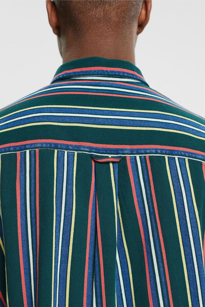 Button-Down-Hemd mit mehrfarbigen Streifen