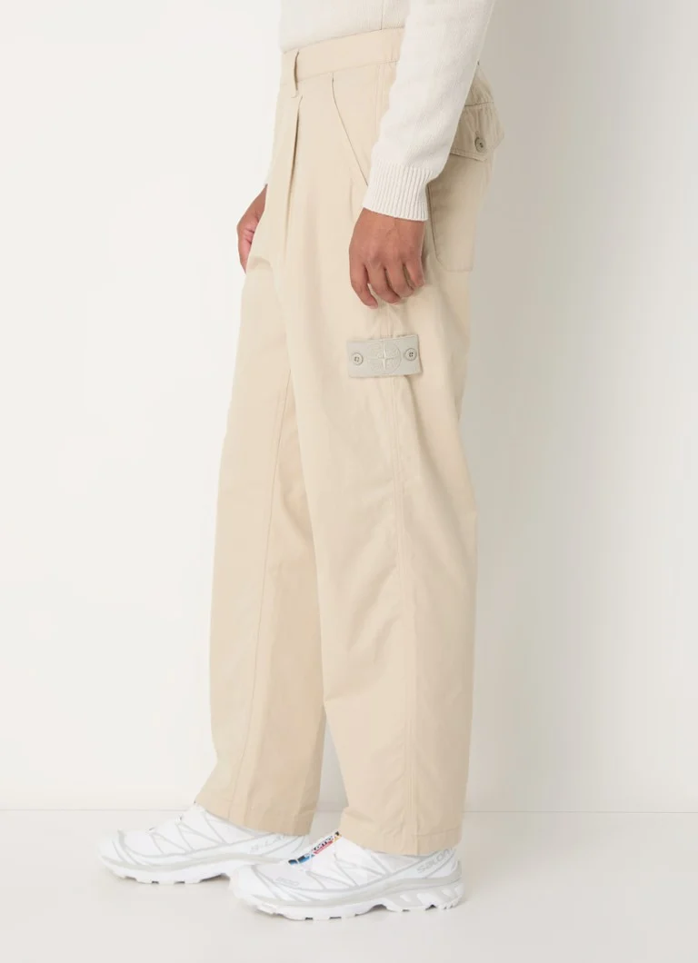Pantaloni Stone Island 312F1 cu croi drept și buzunare laterale