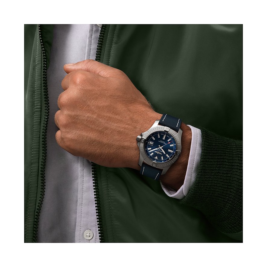Breitling Herrenuhr Avenger Automatic 43