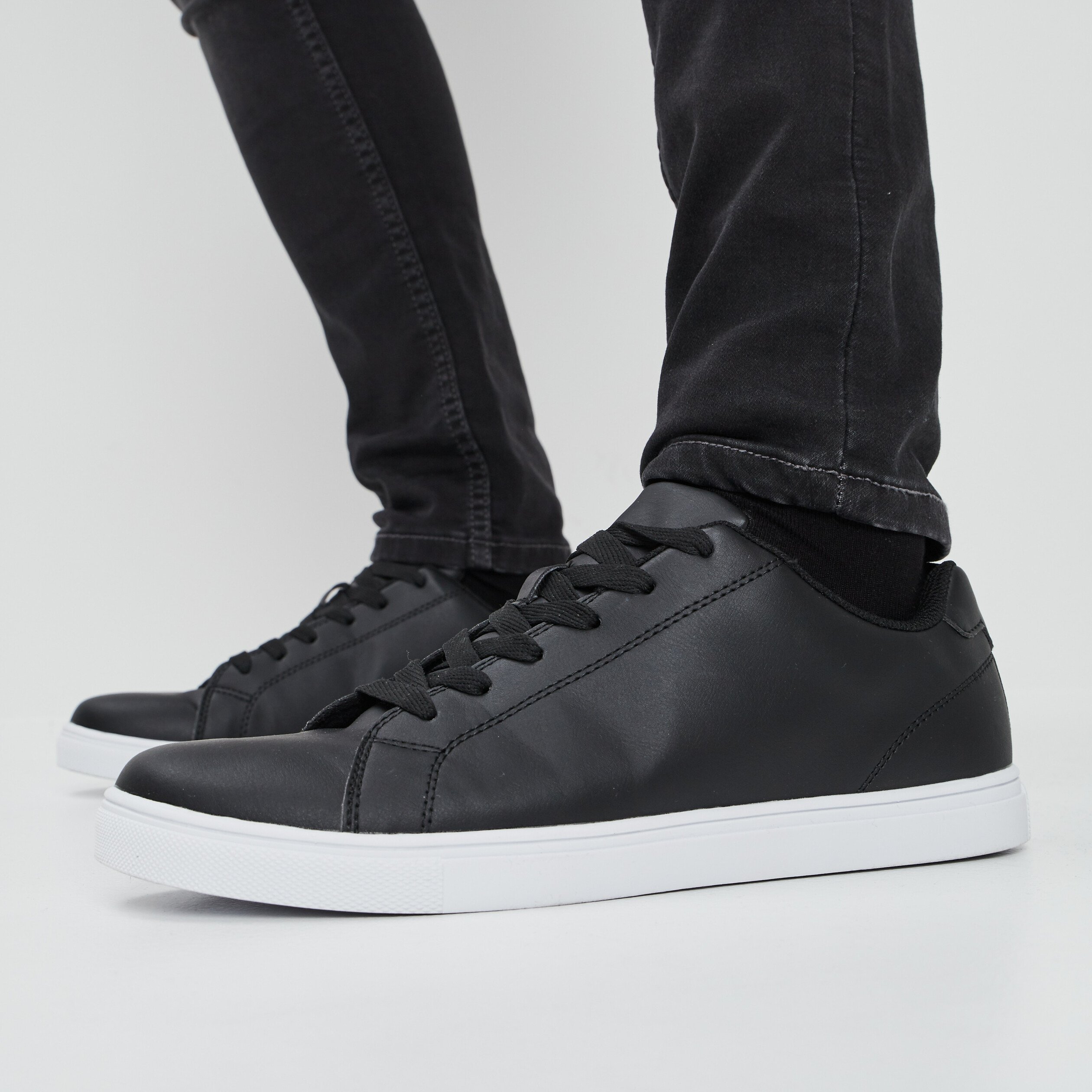 Baskets plates noir homme | La Halle