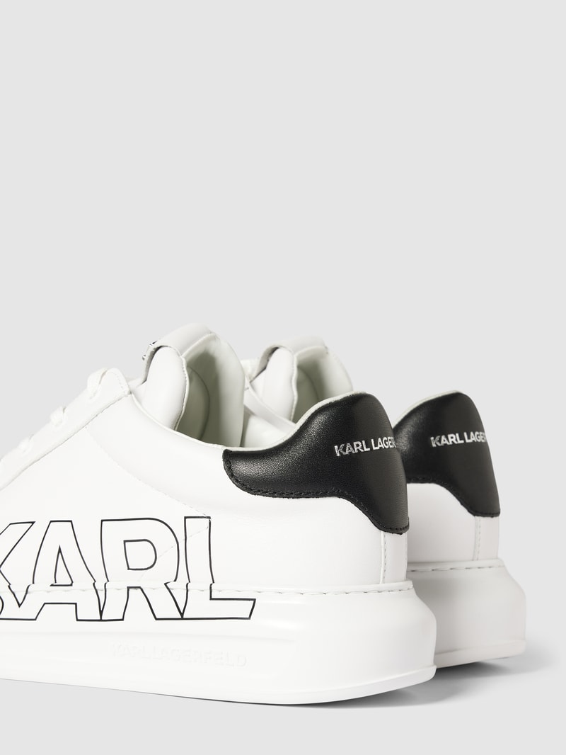 Sneaker aus Leder mit Label-Print in weiß