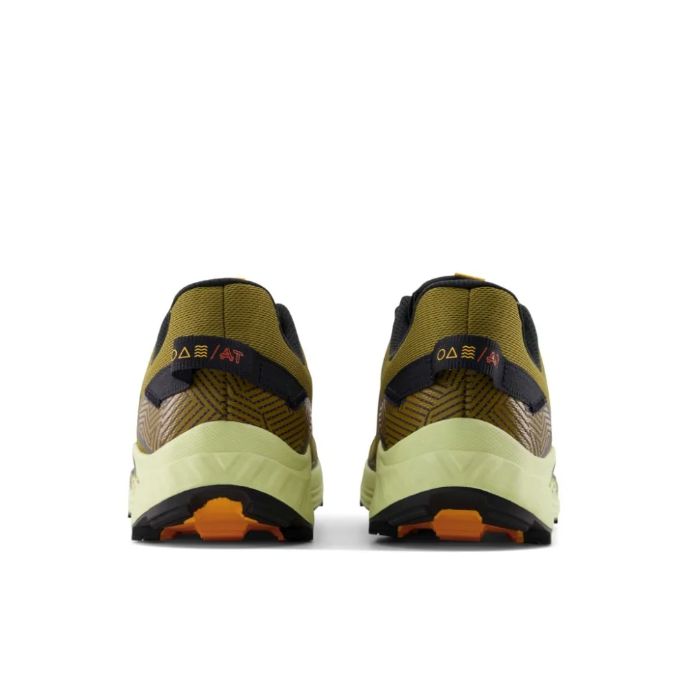 New Balance Fuelcell Summit Unknown V4 MTUNKNW4-D / grün